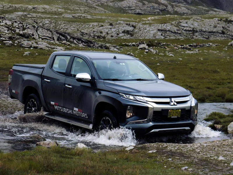 Mitsubishi Triton 2022 GLX 2.4L Double Cab Red