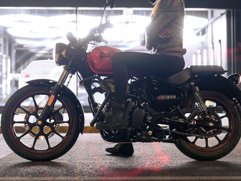 Royal Enfield Meteor 350 2021 Matt Black