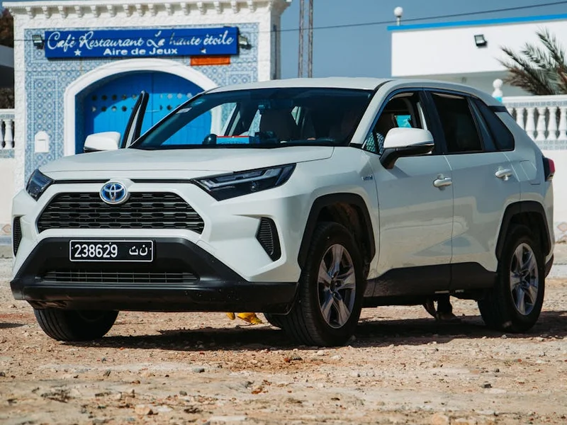 Toyota Fortuner 2.7L 2020 White SUV Daily Rent