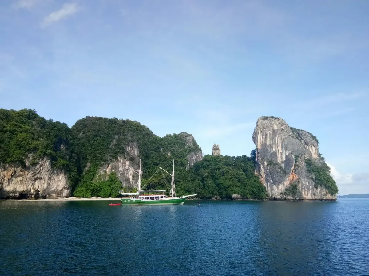 Merdeka Spaboat, services in Phuket